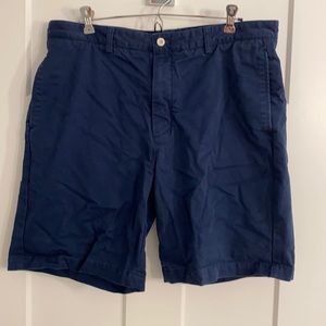 Vineyard Vines Short